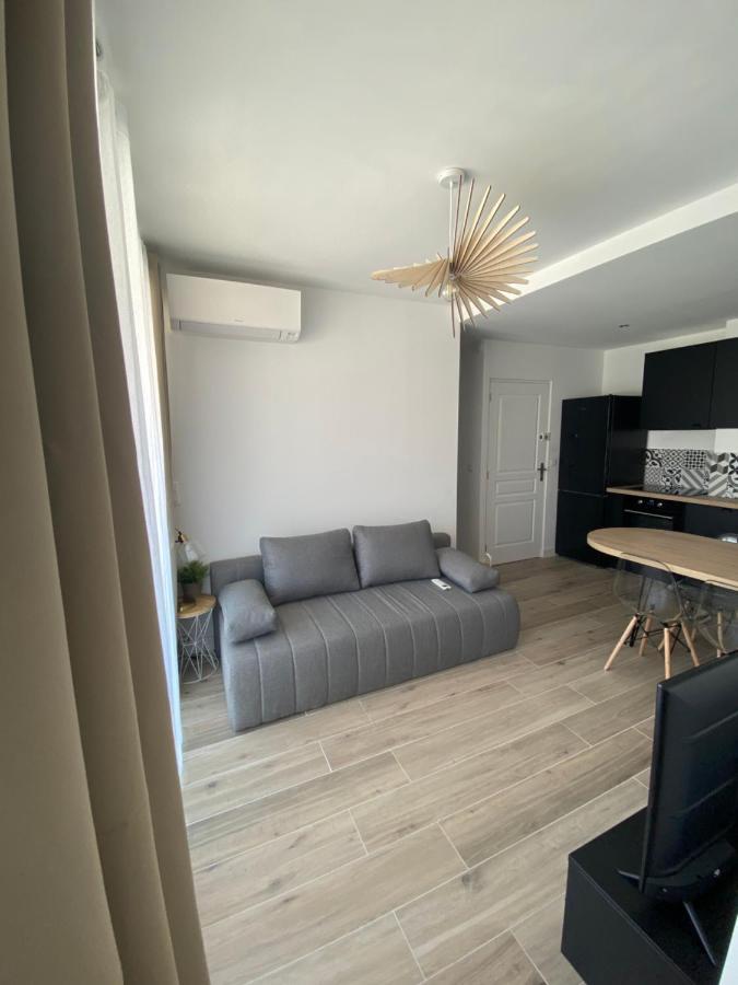 Ajaccio magnifique T2 37m2 centre ville vue mer au bord de la plage Neuf 4 couchages balcon parking privé fermé Clim wifi Exterior foto