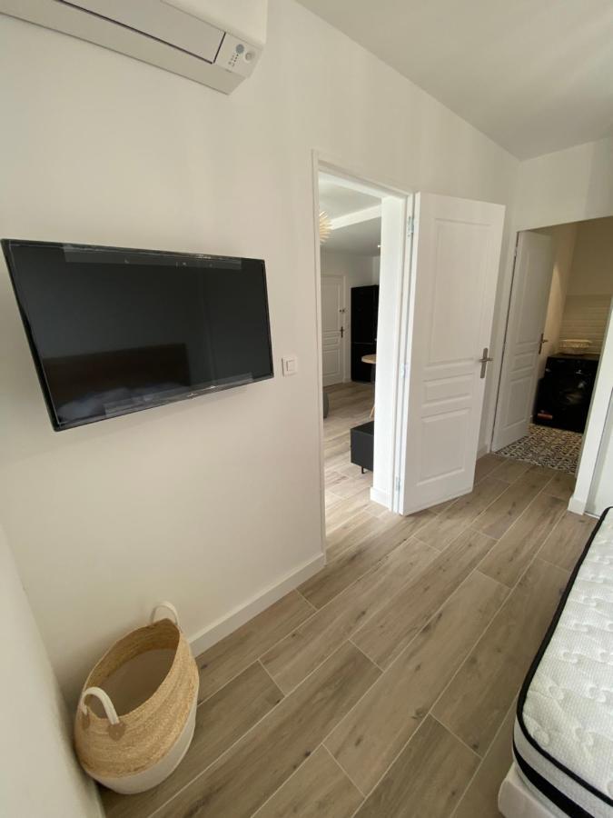 Ajaccio magnifique T2 37m2 centre ville vue mer au bord de la plage Neuf 4 couchages balcon parking privé fermé Clim wifi Exterior foto