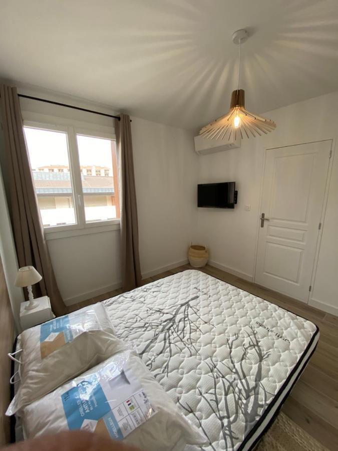 Ajaccio magnifique T2 37m2 centre ville vue mer au bord de la plage Neuf 4 couchages balcon parking privé fermé Clim wifi Exterior foto