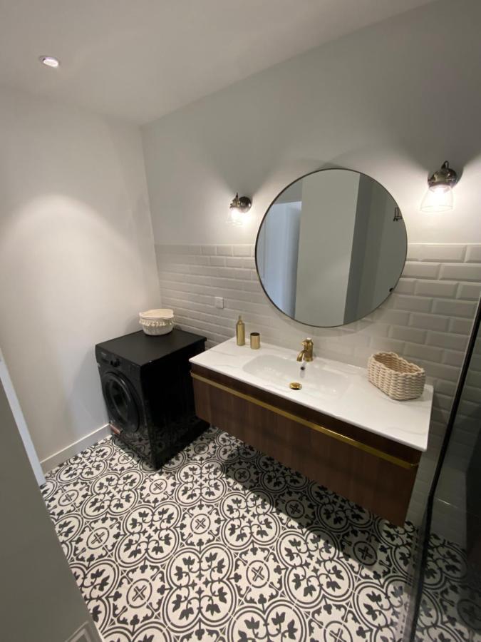 Ajaccio magnifique T2 37m2 centre ville vue mer au bord de la plage Neuf 4 couchages balcon parking privé fermé Clim wifi Exterior foto
