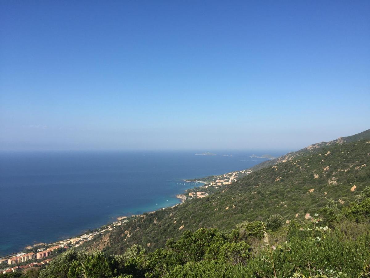 Ajaccio magnifique T2 37m2 centre ville vue mer au bord de la plage Neuf 4 couchages balcon parking privé fermé Clim wifi Exterior foto