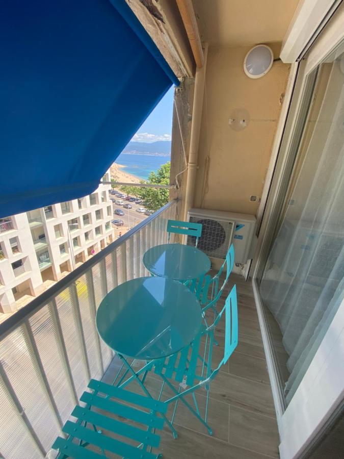 Ajaccio magnifique T2 37m2 centre ville vue mer au bord de la plage Neuf 4 couchages balcon parking privé fermé Clim wifi Exterior foto