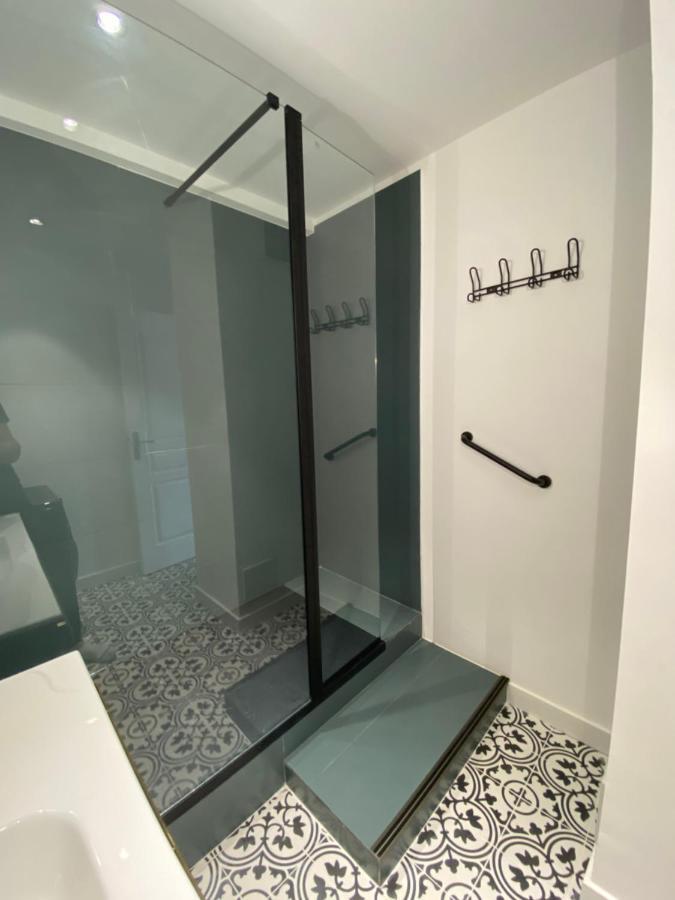Ajaccio magnifique T2 37m2 centre ville vue mer au bord de la plage Neuf 4 couchages balcon parking privé fermé Clim wifi Exterior foto
