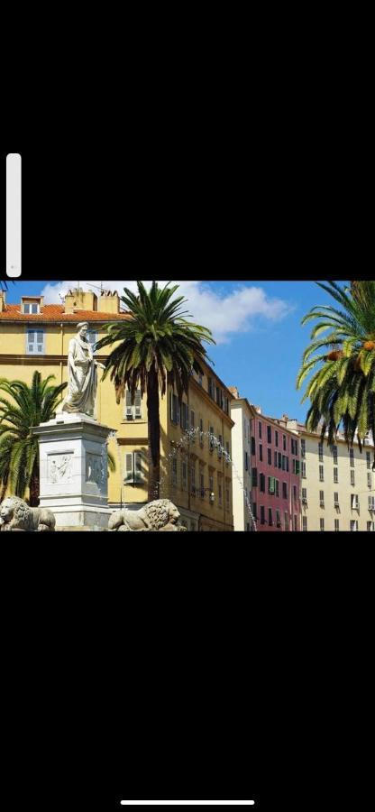 Ajaccio magnifique T2 37m2 centre ville vue mer au bord de la plage Neuf 4 couchages balcon parking privé fermé Clim wifi Exterior foto